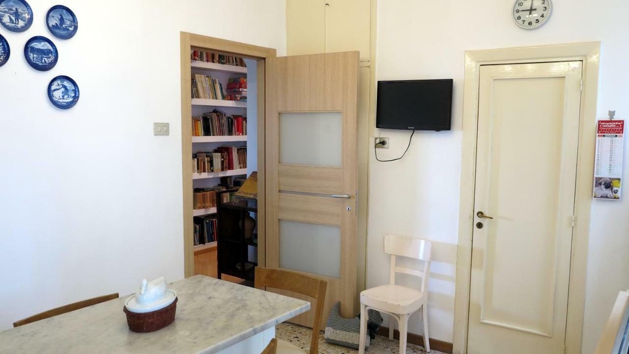 Spacious Panoramic Apartment - Half Way Center-Vomero District Napoli Eksteriør bilde