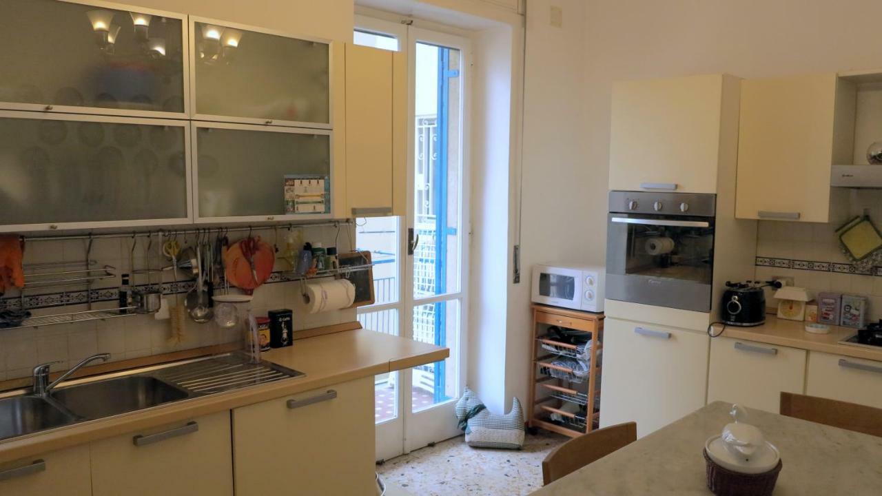Spacious Panoramic Apartment - Half Way Center-Vomero District Napoli Eksteriør bilde